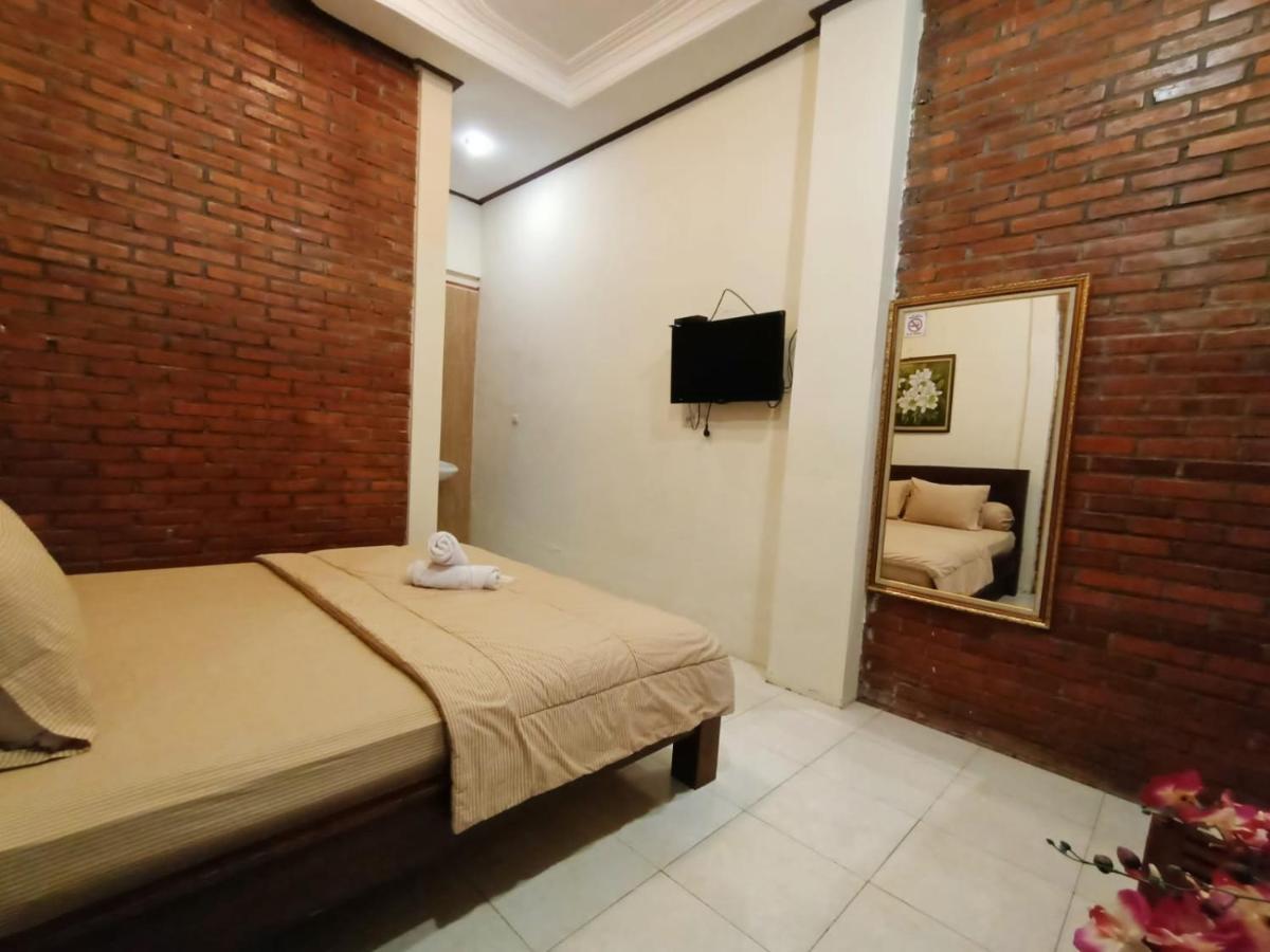 Rumah Kami Guest House Yogyakarta Exteriör bild
