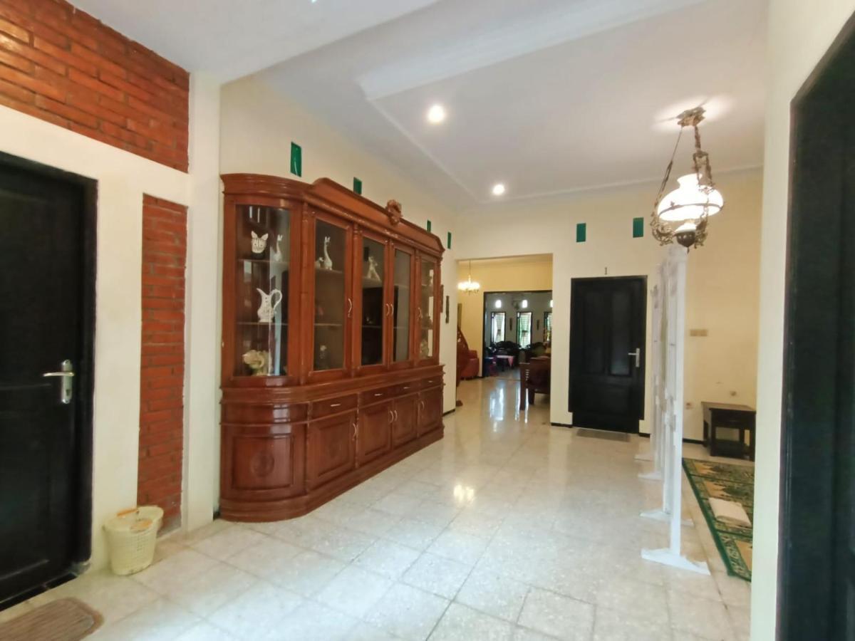 Rumah Kami Guest House Yogyakarta Exteriör bild