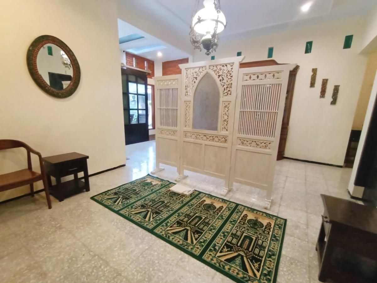 Rumah Kami Guest House Yogyakarta Exteriör bild