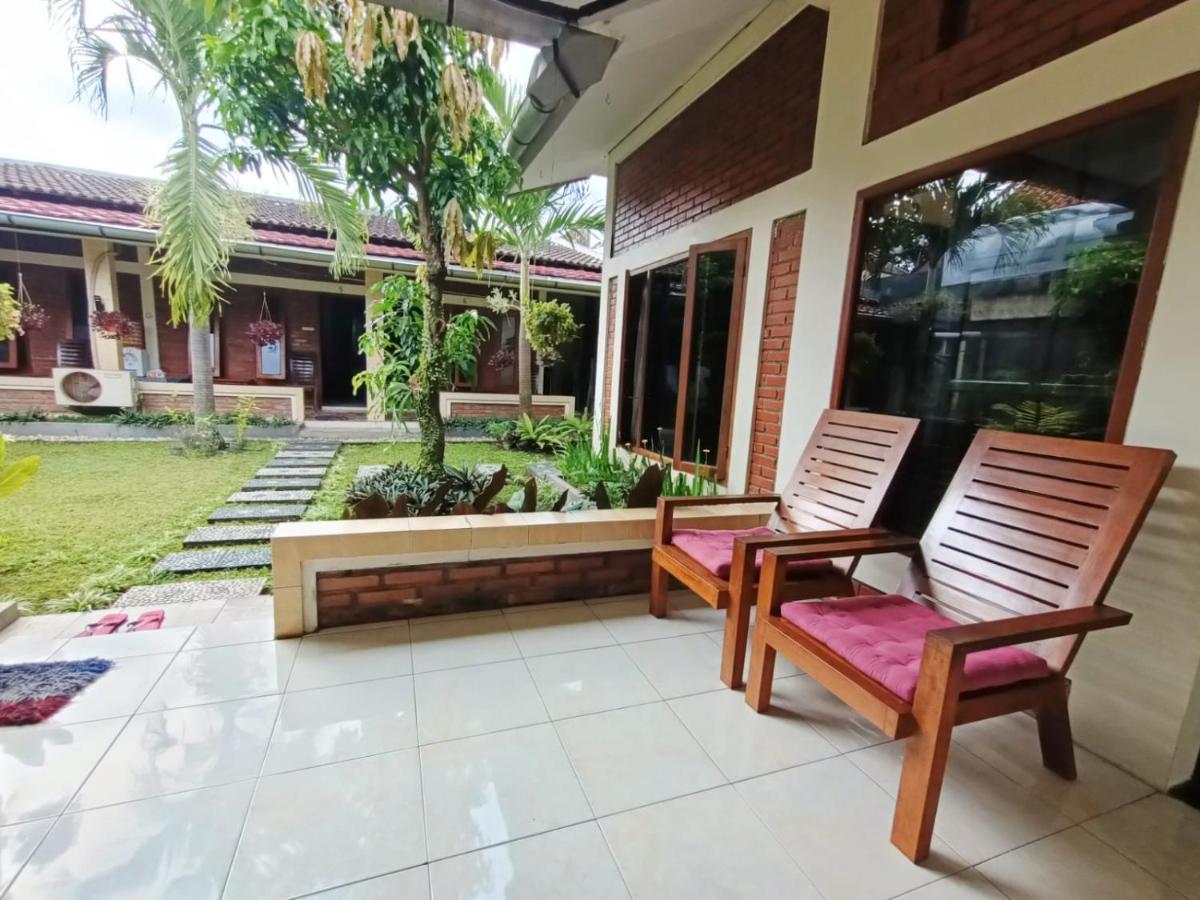 Rumah Kami Guest House Yogyakarta Exteriör bild