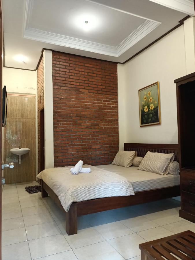 Rumah Kami Guest House Yogyakarta Exteriör bild